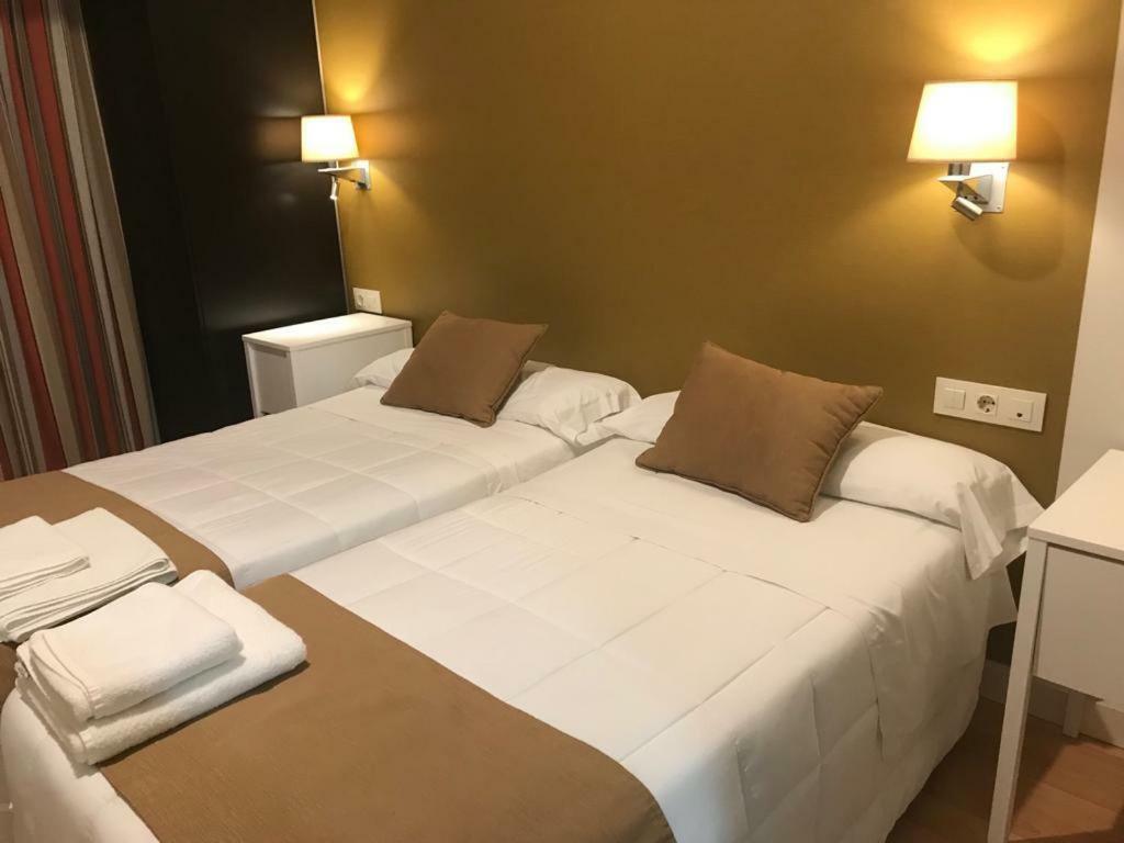 Hotel Moya ナバルモラル・デ・ラ・マタ エクステリア 写真