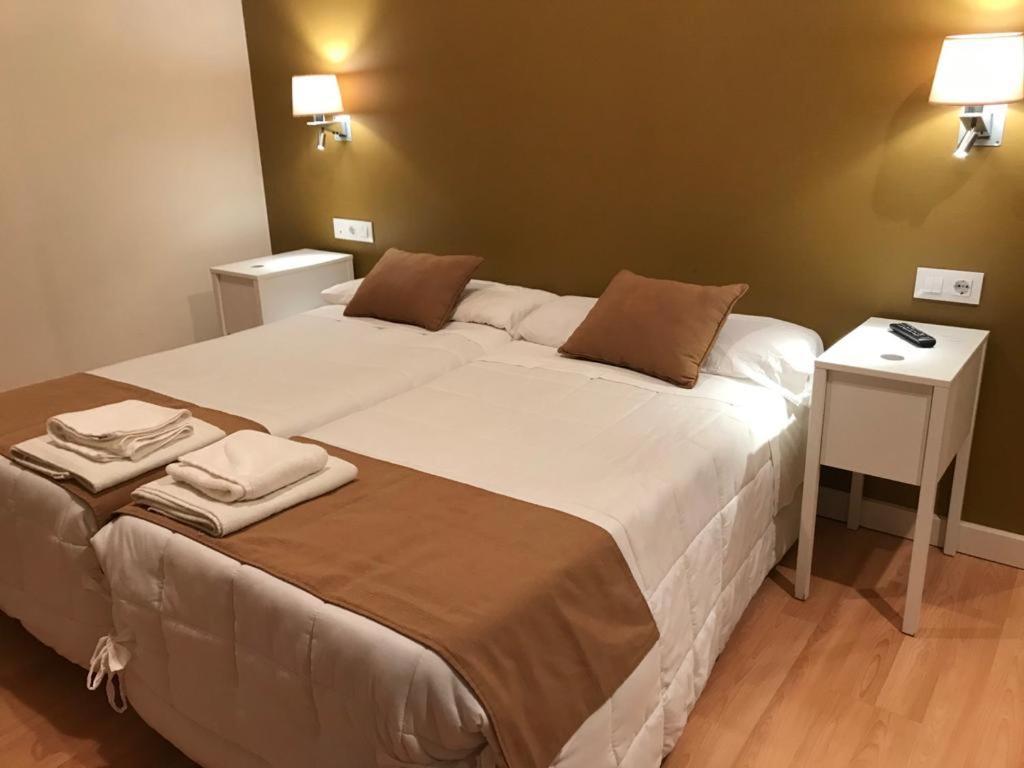 Hotel Moya ナバルモラル・デ・ラ・マタ エクステリア 写真